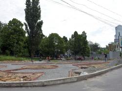 На вулиці Рокоссовського будується новий міні-сквер